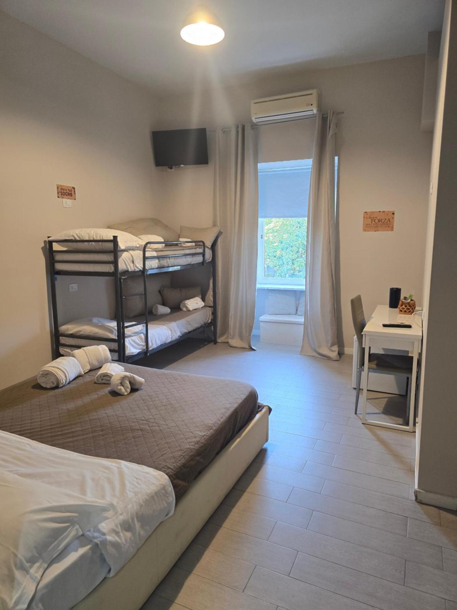 Esposito Plaza- Rooms & Suite Nápoles Quarto foto