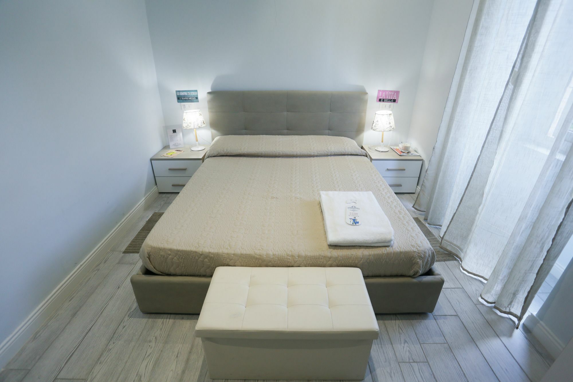 Esposito Plaza- Rooms & Suite Nápoles Exterior foto